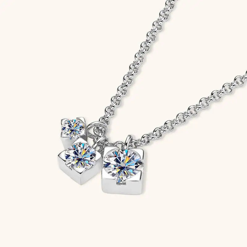 Fashion Moissanite Women's Pendant Necklace 0.9 Carat 925 Sterling Silver Minimalist Jewelry with Certificate