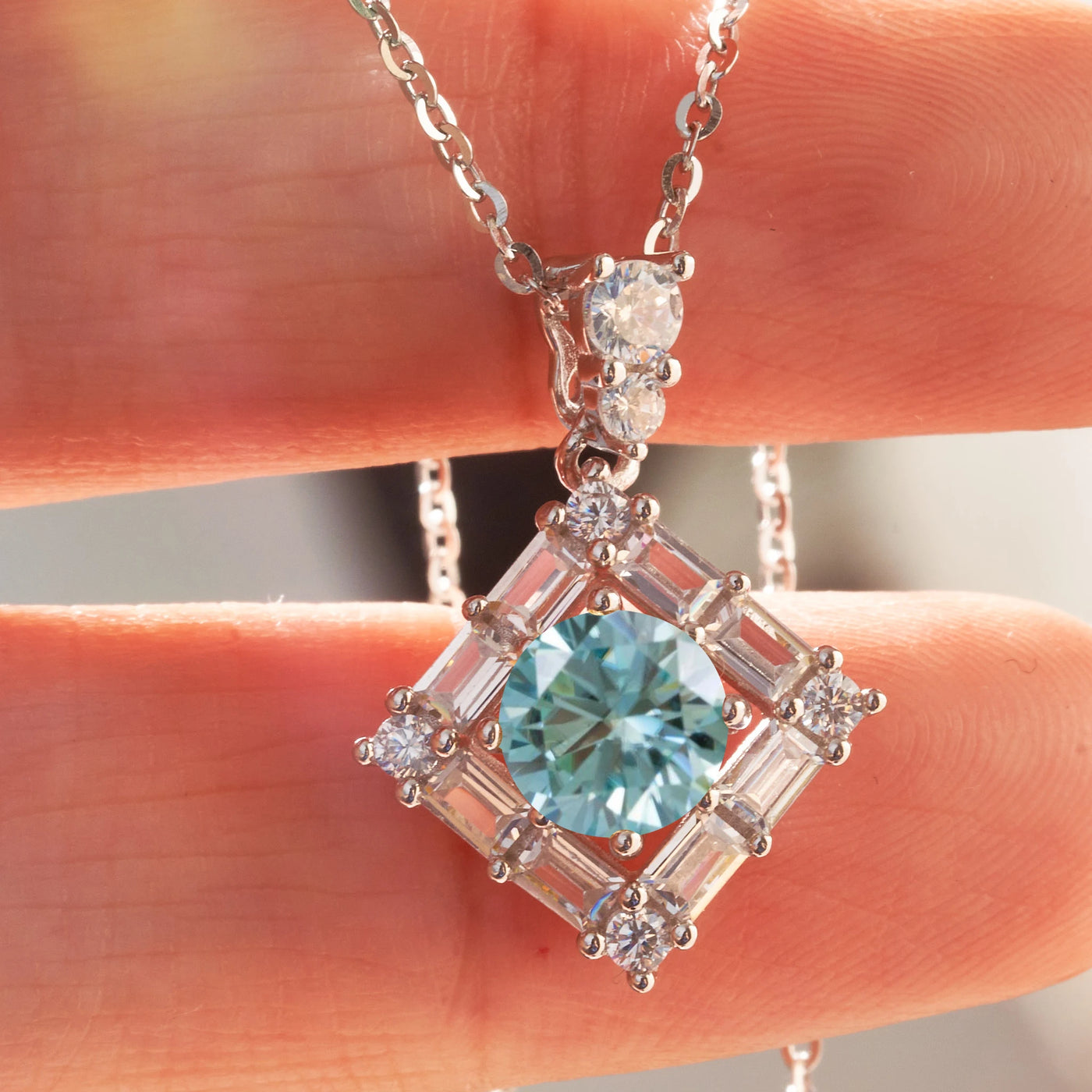 Moissanite Necklace 1ct D Color Round Cut Pendant 18K White Gold Plated Adjustable 925 Sterling Silver Fine Jewelry gift